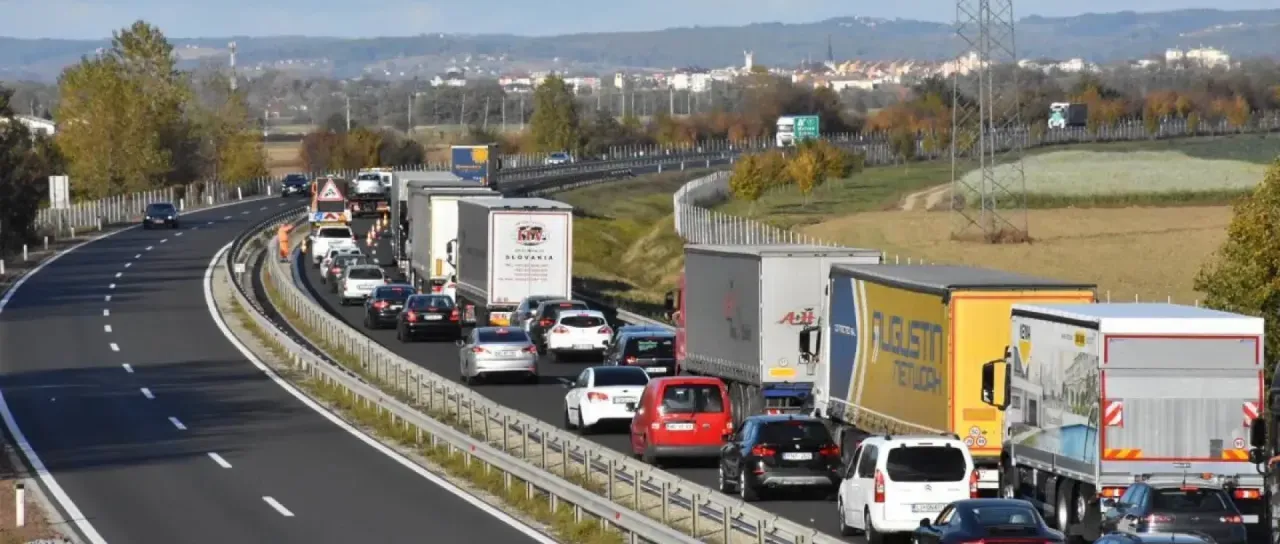 Se v teh dneh odpravljate na pot? Preverite, kje bi lahko izgubljali največ časa