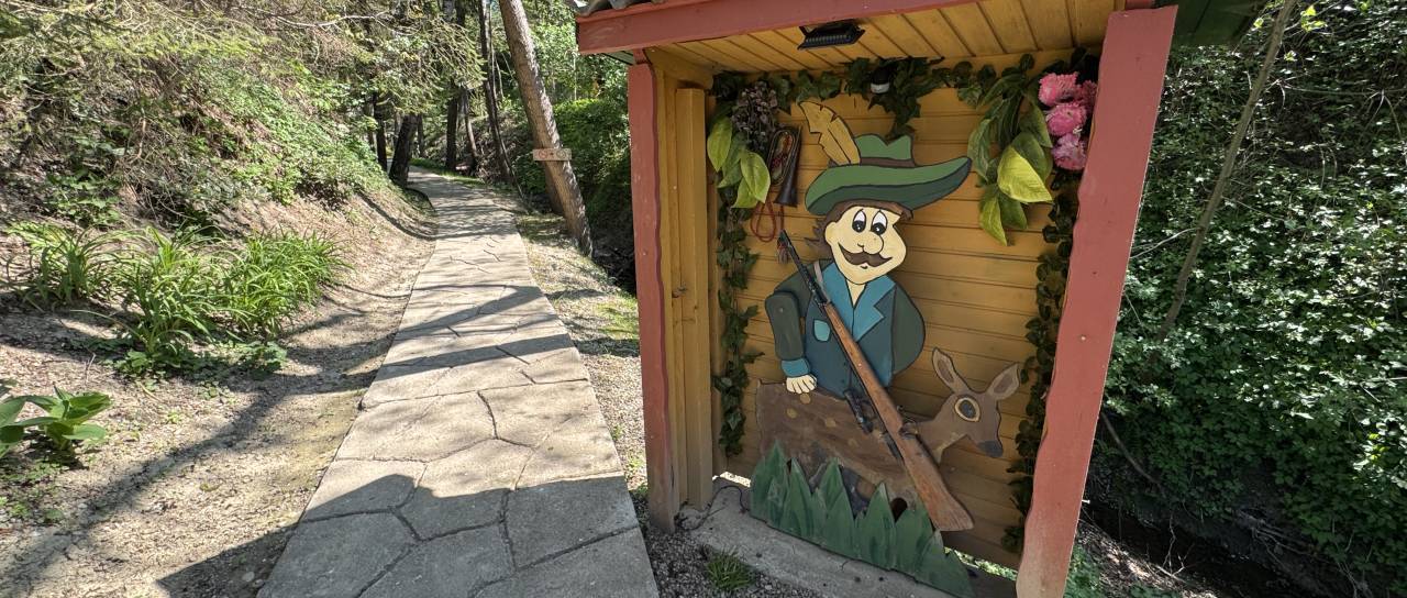 FOTO in VIDEO: Kam z otroki? Pravljični gozd v bližini Ptuja je prava uspešnica