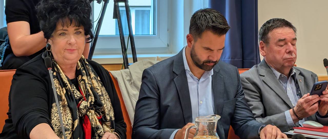 Mariborski odbor po dveh odstopih svetnikov strnili vrste: »Težko razumemo očitke na račun liste, na kateri sta bila izvoljena«