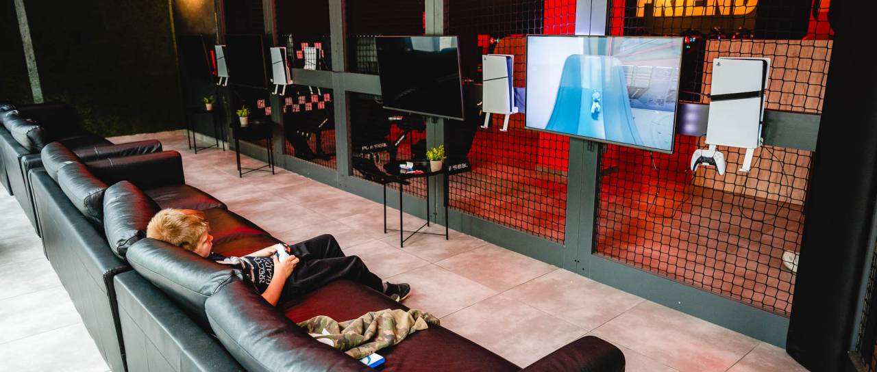 Gaming kot oblika druženja: V Mariboru odprli prav posebno kavarno
