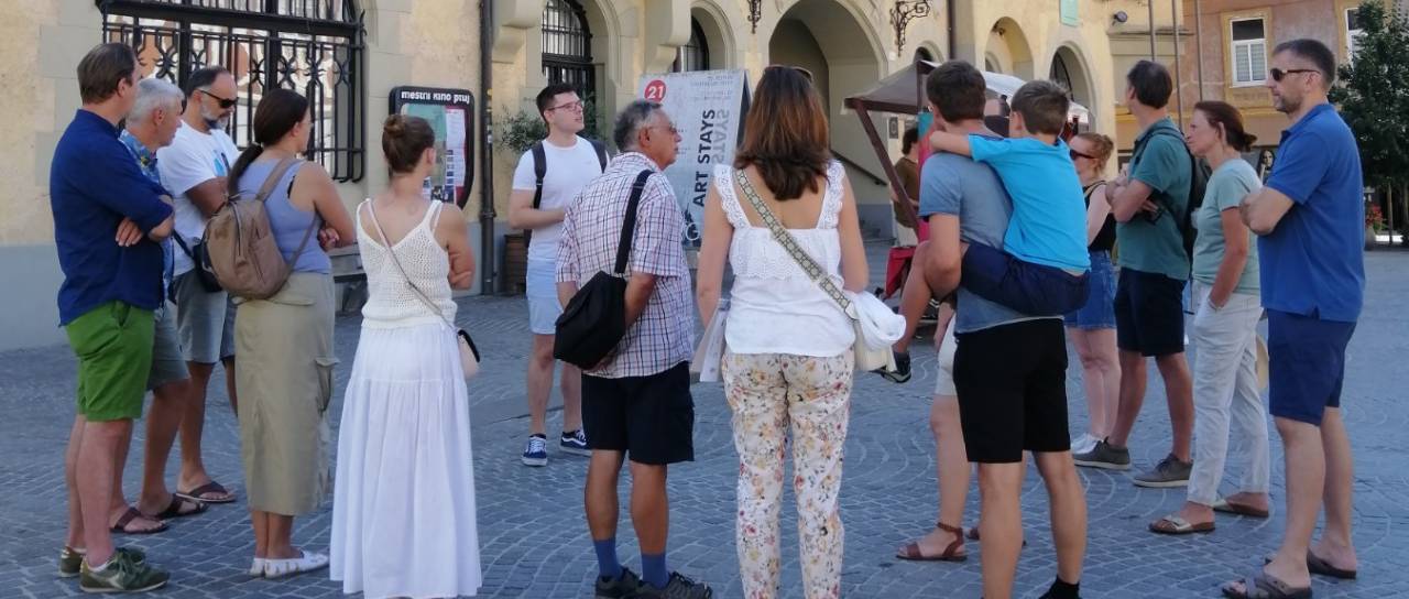Presenečenje na Ptuju za prvi maj: turistov več, dela za vodnike pa ne toliko