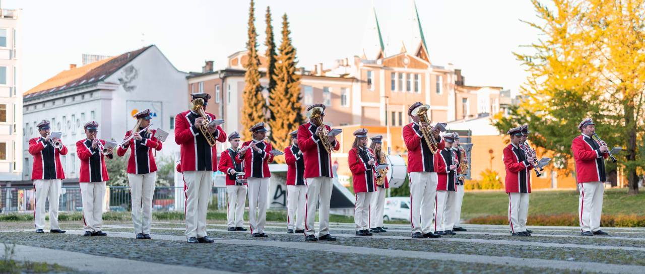 FOTO in VIDEO: Prvomajska budnica že prebudila Maribor