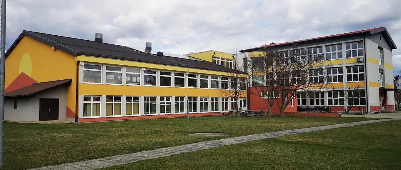 Glavača 'zasuli' z anonimnimi pismi, v Osnovni šoli Bogojina slabe razmere in celo mobing?
