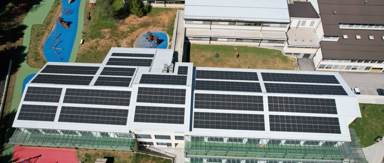 FOTO: Nov dolenjski vrtec ima sončno elektrarno, še posebej ponosni so na občini