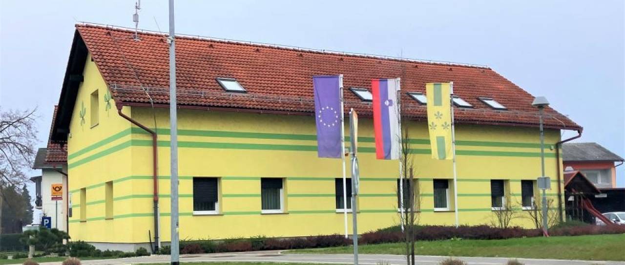 Občina Tišina vendarle prekinila molk in pojasnila, kdo in zakaj je sodeloval pri odgovorih 