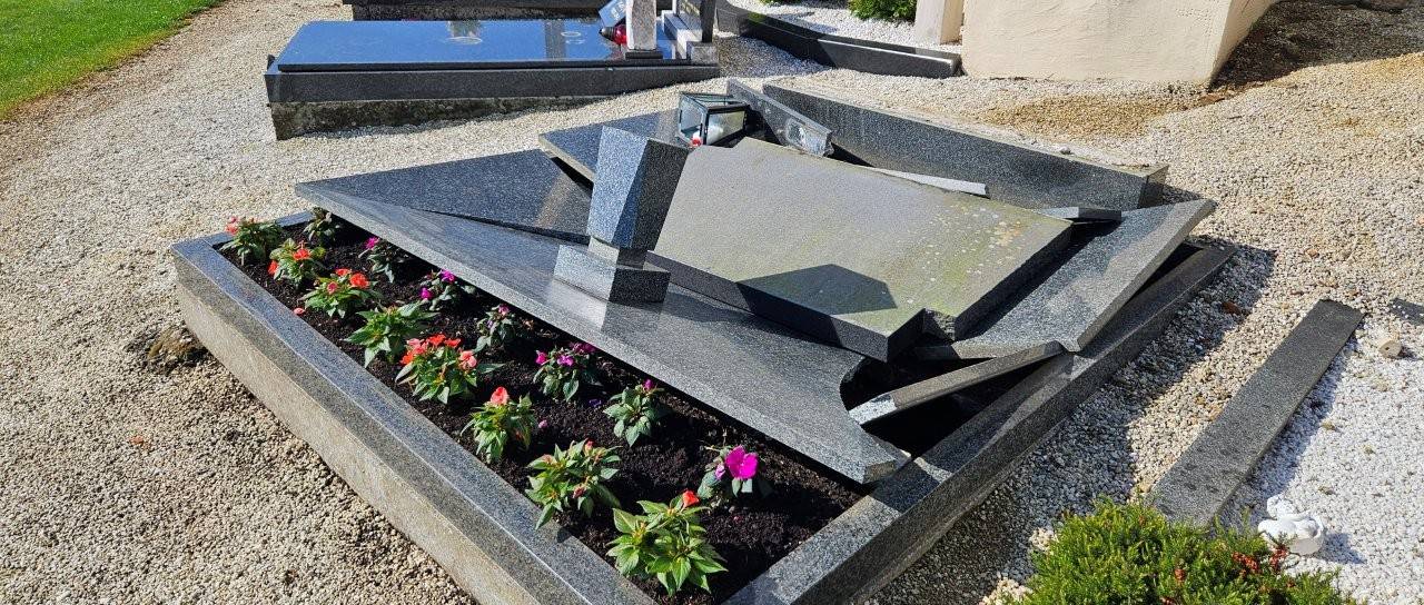 Močan veter v okolici Maribora pustil razdejanje, škoda tudi na pokopališču