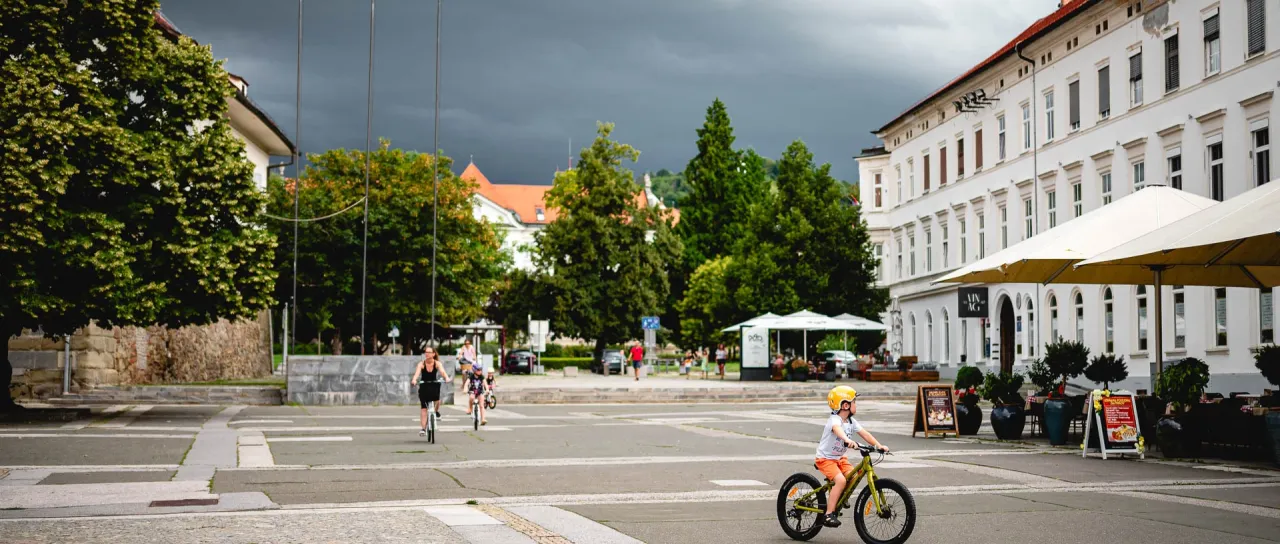 Neurja še niso rekla zadnje besede: Danes grozijo nalivi, toča in močni sunki vetra