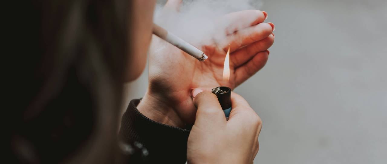 Nikotinski izdelki med mladimi v porastu, cigarete zamenjali vejpi in 'fuge'