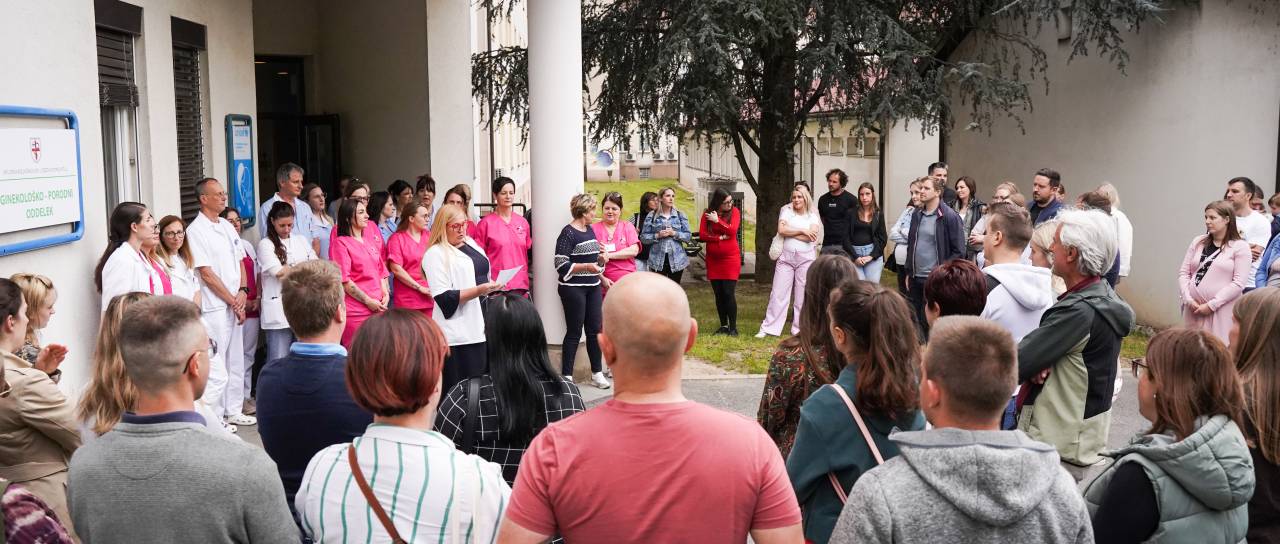 FOTO in VIDEO: Bodoči starši pokukali v porodne sobe ptujske porodnišnice