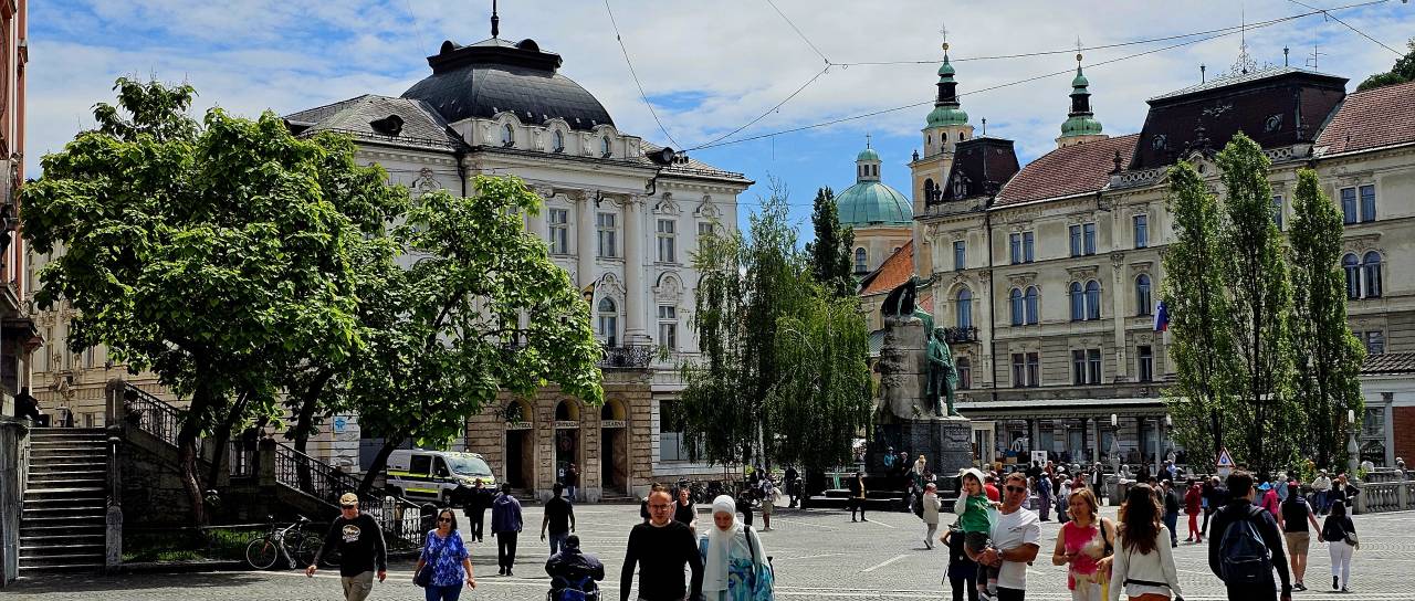 Kam ta konec tedna? V Ljubljano prihajajo Jakov Jozinović, Oneida in festival ARTish