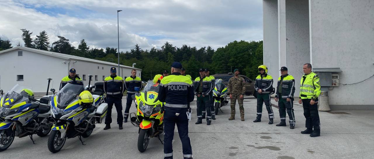 FOTO in VIDEO: Motoristi, pozor! Ceste skrivajo nevarnosti, ki jih mnogi podcenjujejo