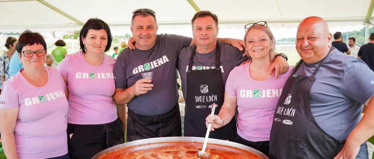 FOTO: Vlečenje vrvi, pikado in skok v daljino, Grajena slavila praznik z igrami med vasmi