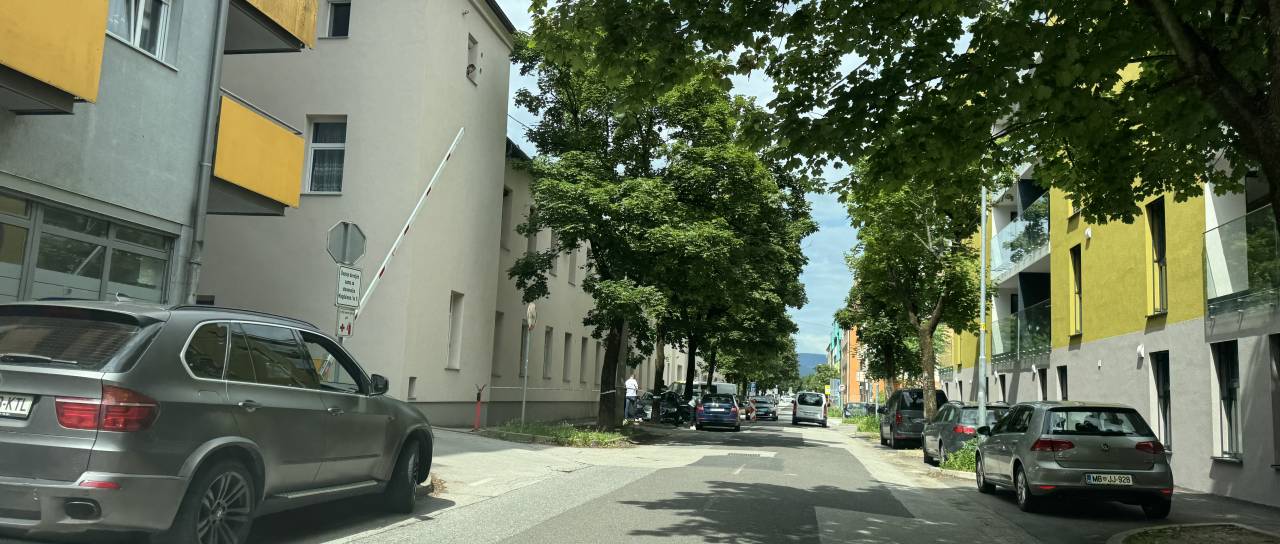 Policija razkrila nove podrobnosti smrti dveh oseb, preiskujejo sum umora in samomora