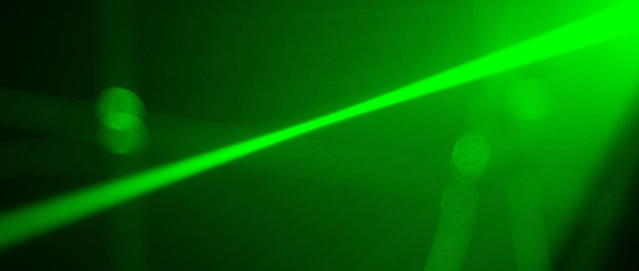 Nevaren incident na slovenskem nebu: Z laserjem osvetljeval vojaški helikopter, ki je prevažal pacienta