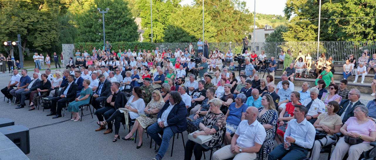 FOTO in VIDEO: V Lendavi s slovesnostjo obeležili dan državnosti
