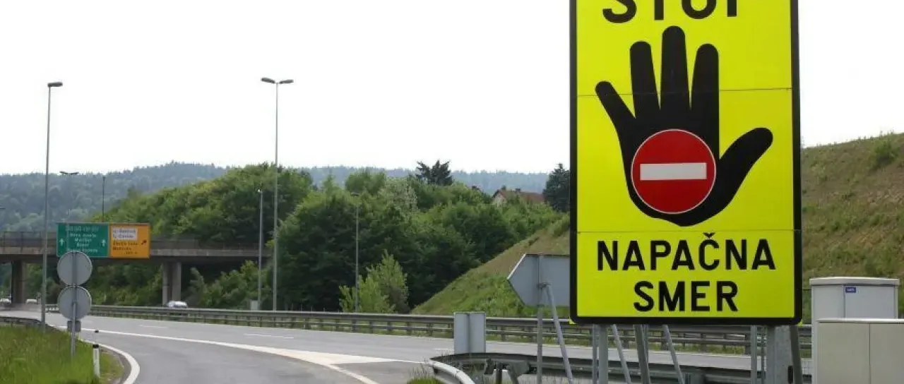 V nekaj dneh dve tragični nesreči: Kaj storiti, če na avtocesti nekdo vozi v napačno smer?