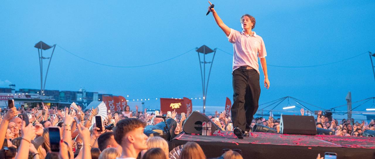 FOTO in VIDEO: Fenomen Jakov Jozinović navdušil Koper, po razprodanem prvem sledi danes še drugi koncert