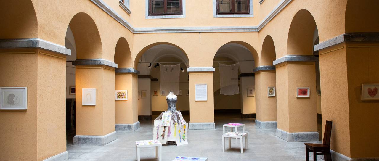 Ljubitelji lepega, pozor: V Mestni hiši posebna razstava in brezplačne delavnice