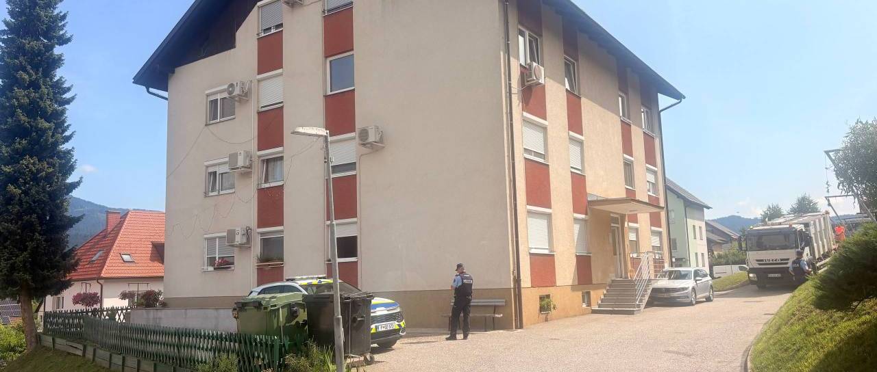 Mladoletni deček ob prihodu domov našel mrtvo mamo, skupnost zdaj zbira sredstva za njegov nov začetek