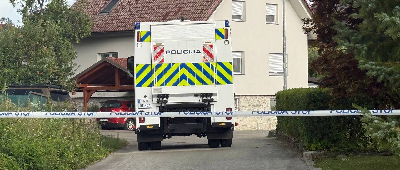 FOTO in VIDEO: Kaj se dogaja v Kočevju? Območje zaprto, na kraju tudi večnamensko policijsko vozilo