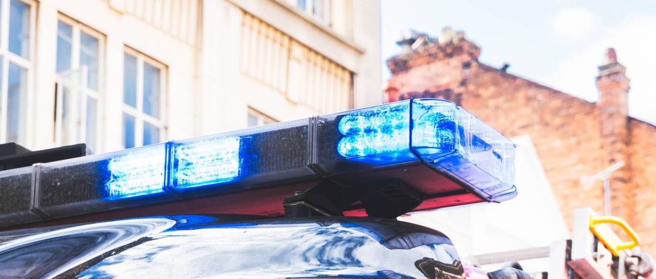 V Istri trčili dva avtomobila in dva motorja, ena oseba umrla