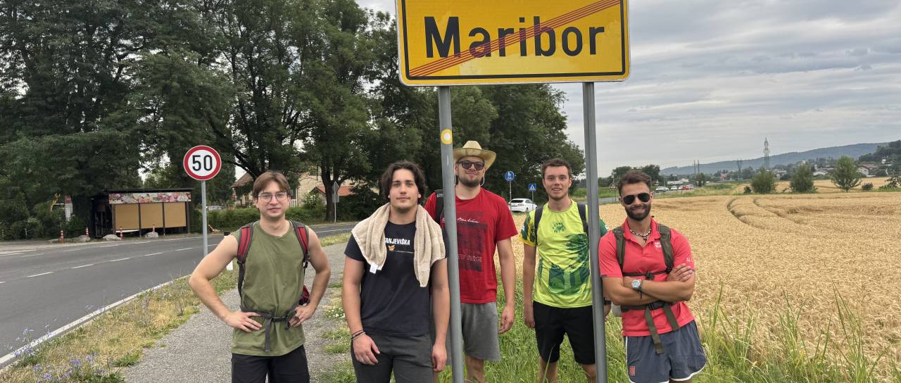 Mariborska odprava študentov že na poti proti Novemu mestu, čaka jih 130 kilometrov dolga pot