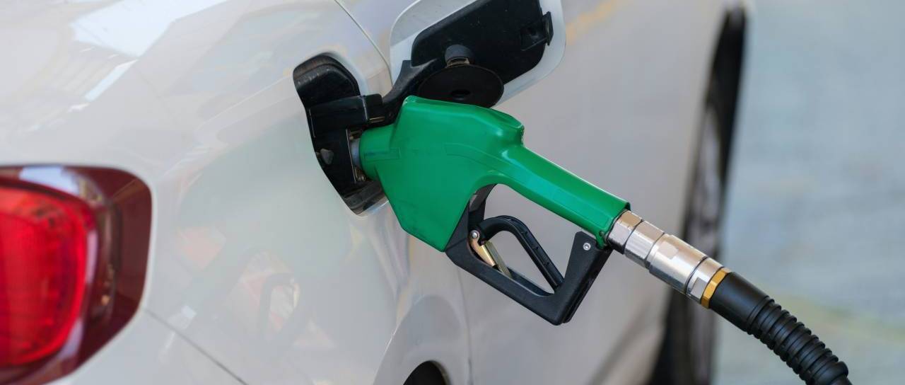 Preverite, koliko boste po novem plačali za liter goriva