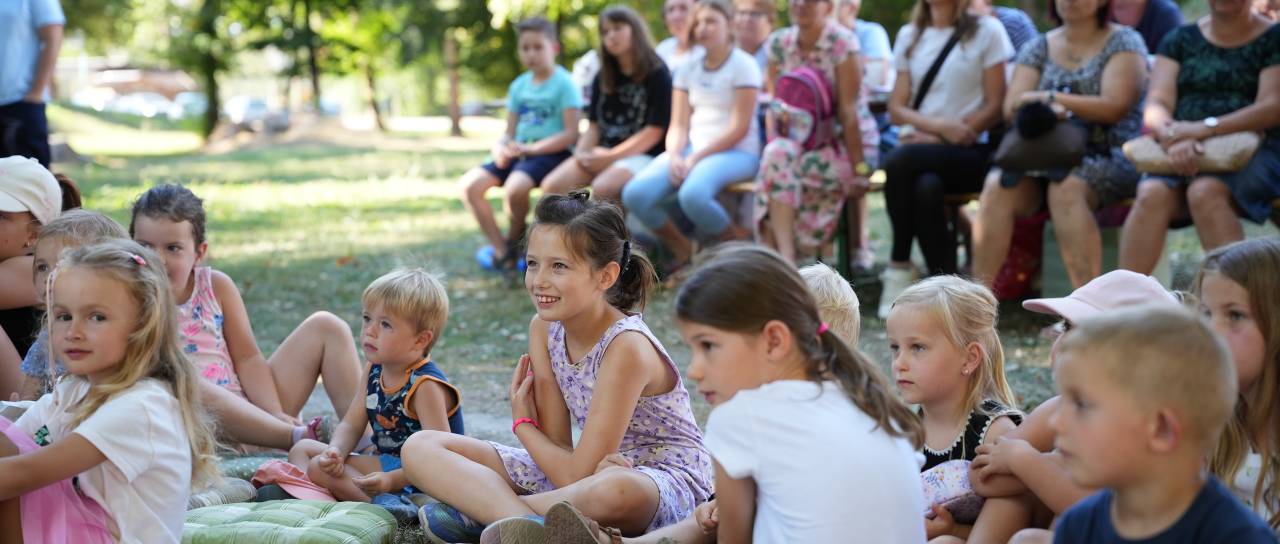 FOTO in VIDEO: V beltinskem parku zaživela Čudežna dežela, zadišalo tudi po kulinaričnih dobrotah