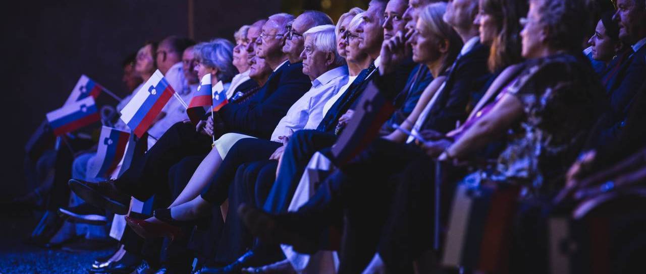Prekmurje pred državnim praznikom: Lotrič ves popoldan na terenu, Stevanović v Črenšovcih