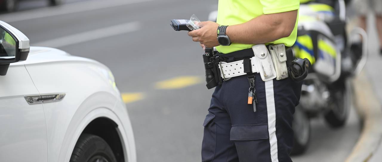 Voznik na Gorenjskem brez vozniškega dovoljenja, pozitiven na konopljo in kokain