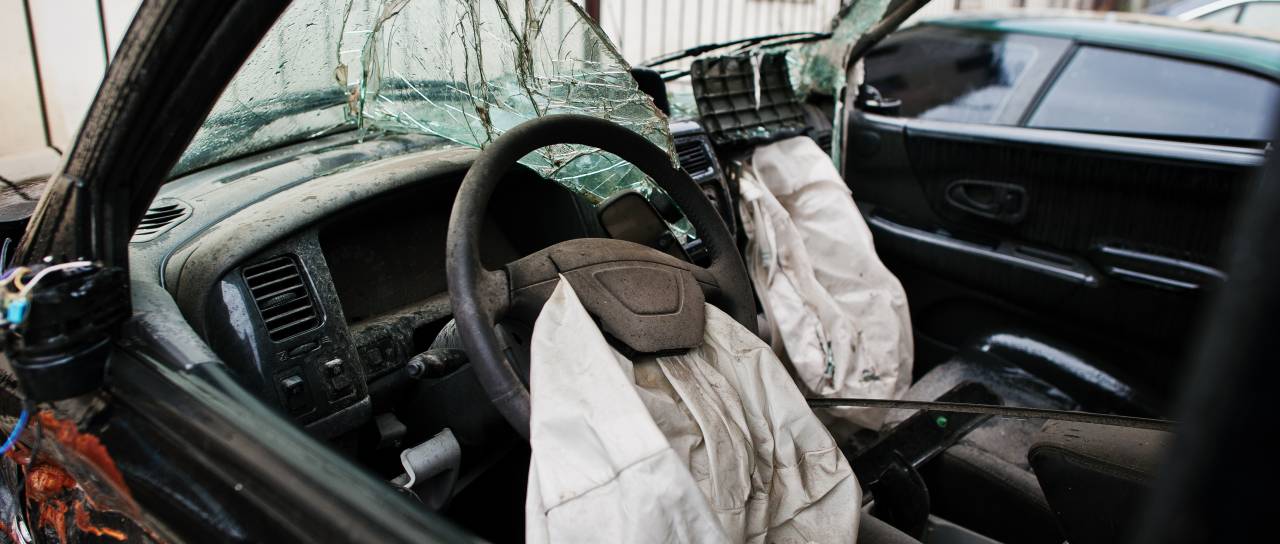 Tragedija na avtocesti: sedem mrtvih, med njimi dva policista