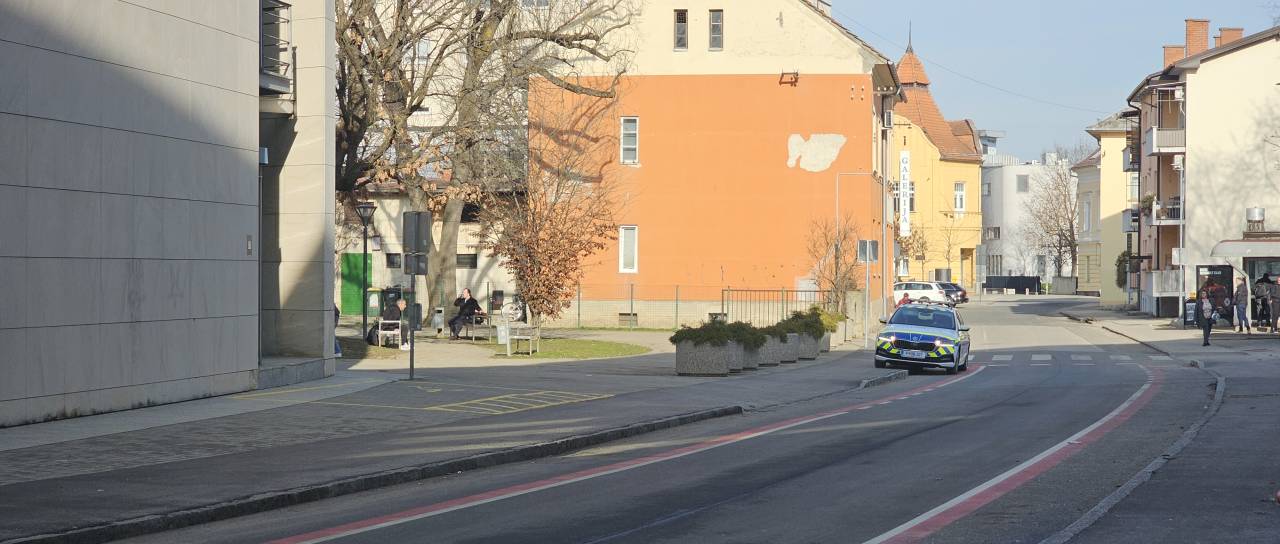 Bralci znova opozarjajo na drogiranje pri soboški knjižnici, policija razkriva podatke
