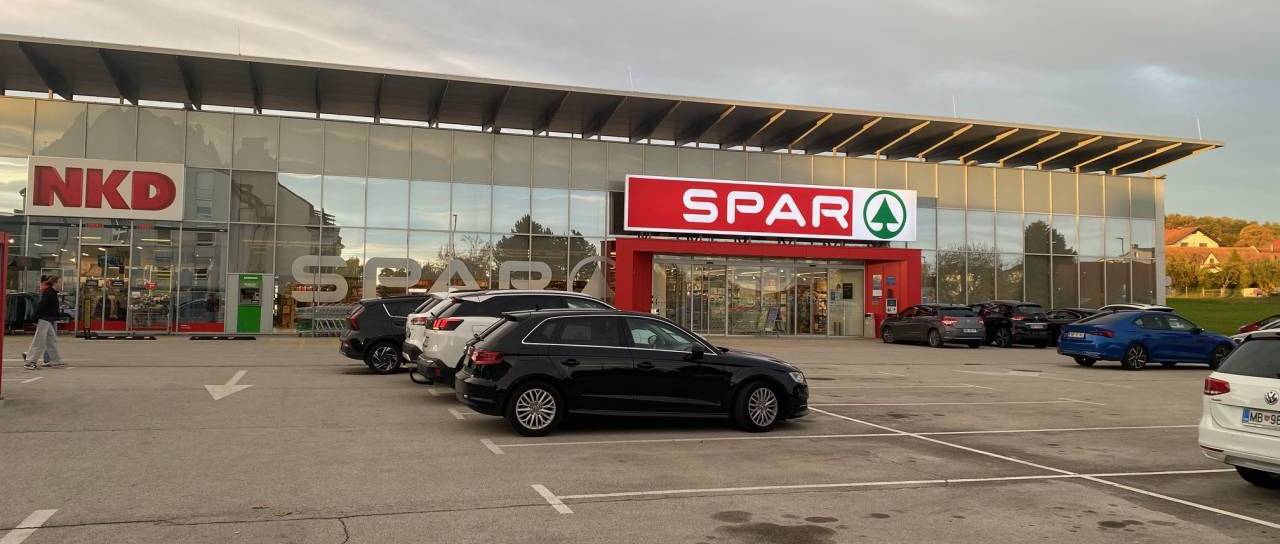 Preobrat v Rabelčji vasi: Napovedanih 20 novih parkirnih mest vendarle ne bo