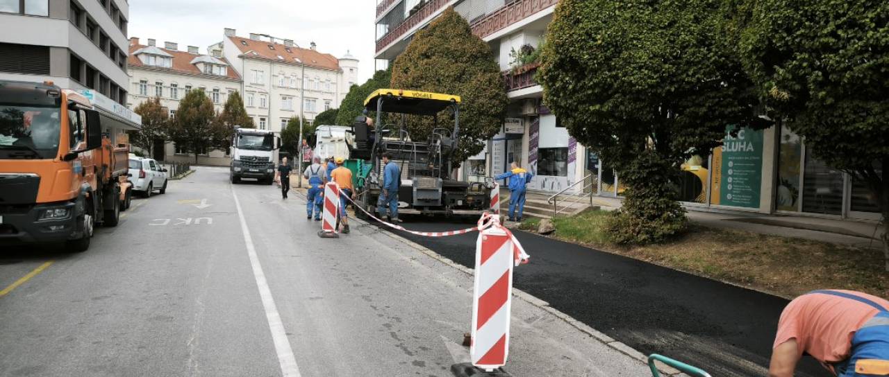 Tako je po novem urejen prostor pred glavnim vhodom v UKC Maribor