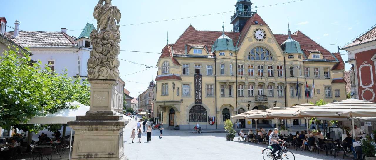 Vroče tudi na Ptuju: Tako visoko se je danes povzpelo živo srebro, ponoči po Sloveniji možne nevihte s točo