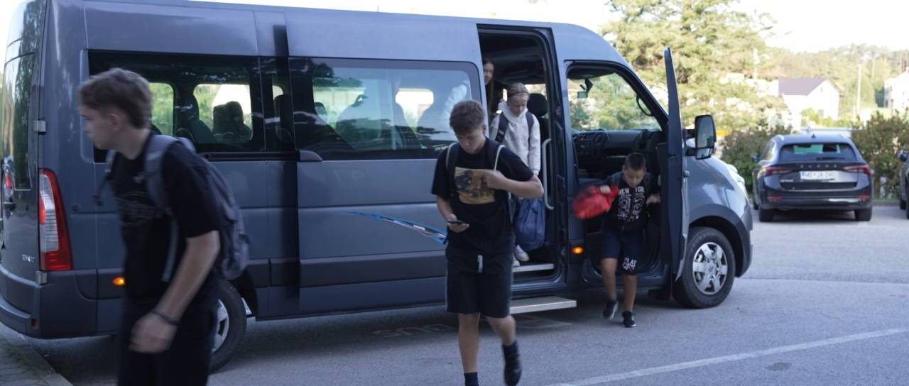 Občina Puconci: Stroški šolskih prevozov eksplodirali, v petih letih poskočili za skoraj 150 odstotkov