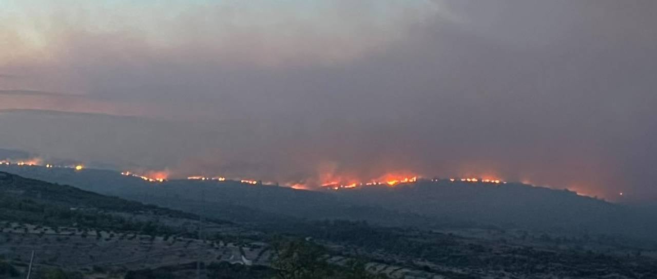 VIDEO: Hrvaški otok v primežu požara, ogenj zajel več kot 3000 hektarjev