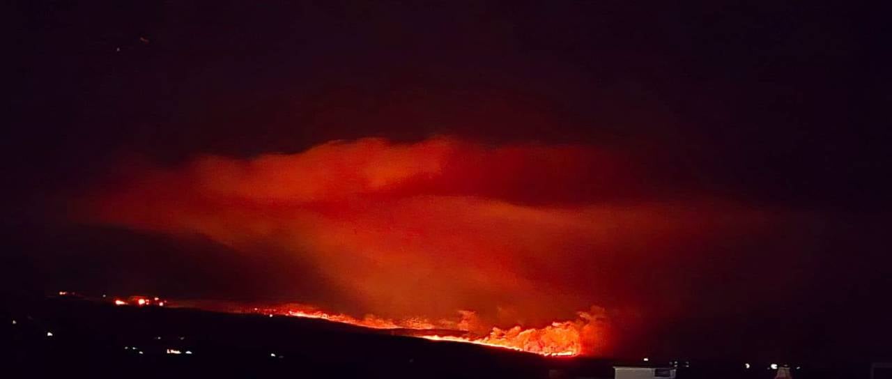 Požar na Braču ostaja aktiven, naselje Milna rešili pred ognjem