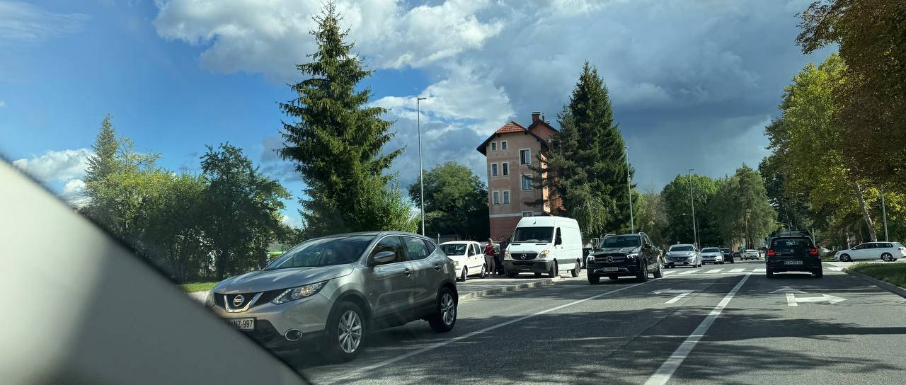 FOTO: Počilo pri Nebotičniku