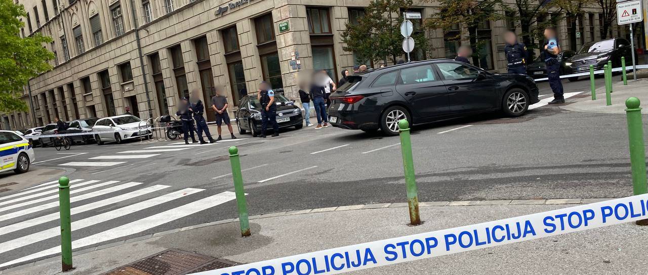 FOTO: Kaj se dogaja na Kolodvorski? Policija zaprla del ulice