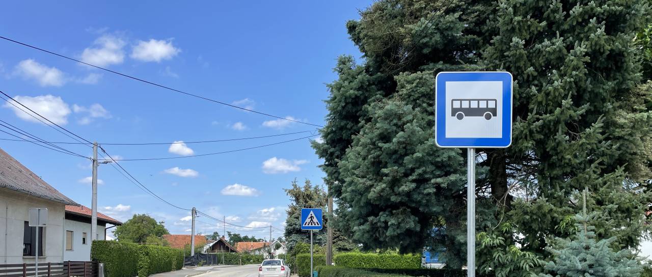 Tega pravila ob šolskem avtobusu številni vozniki ne poznajo, globa pa je 200 evrov in štiri kazenske točke