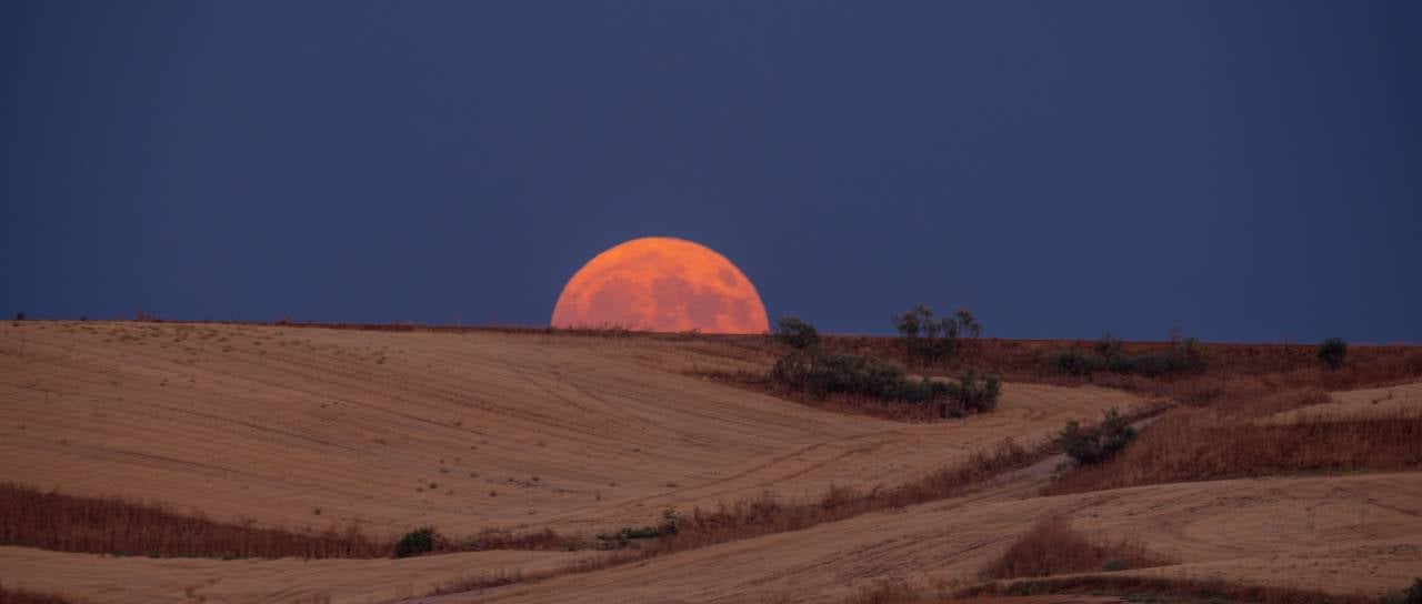 Jutrišnja polna luna ima posebno ime, razlog sega daleč v preteklost