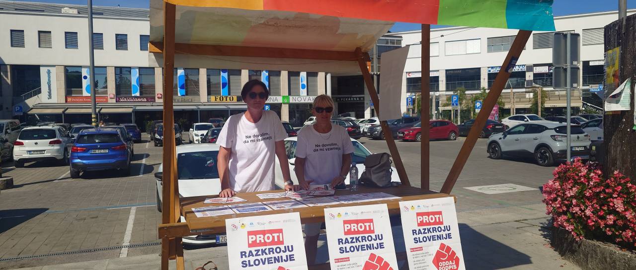V Novem mestu v polnem pogonu zbiranje podpisov za referendum: »Ni bojazni, da ne zberemo dovolj podpisov«