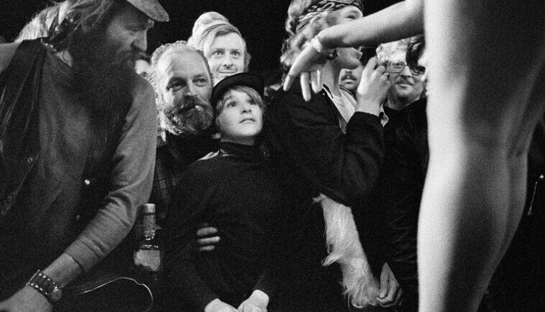 Pred predstavo, Tunbridge, Vermont, ZDA, 1974 © Susan Meiselas / Magnum Photos