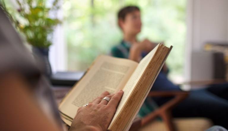 Bralna skupina Nikoli sam