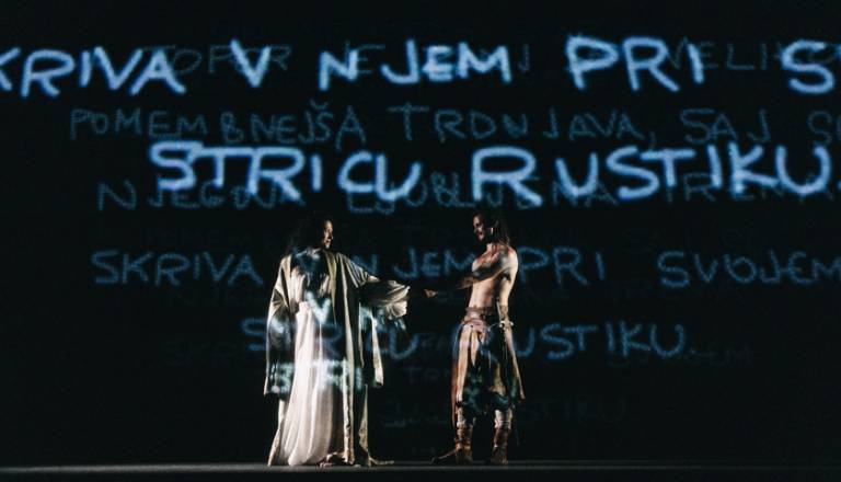 Pod svobodnim soncem