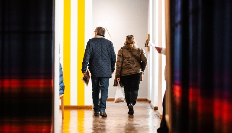 Modre urice / Vrvež in zelo resna vprašanja