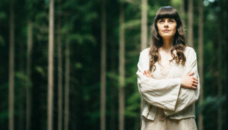 Ditka - Fly higher predstavitev glasbenega prvenca v angleščini