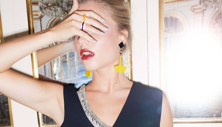 POP-UP in oblikovalnica unikatnih uhanov z E2RD galerijo