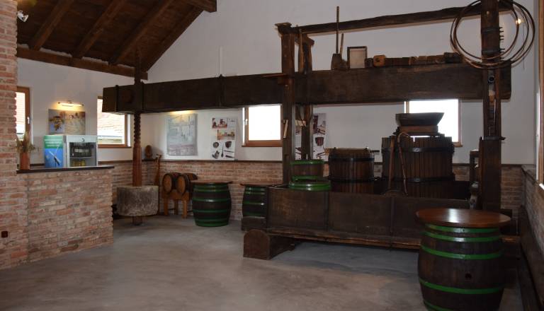 MARTINOVANJE DRUŠTVA VINOGRADNIKOV IN SADJARJEV OSREDNJE SLOVENSKE GORICE,